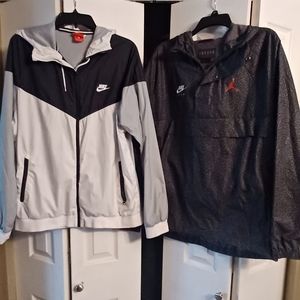 2 Mens medium Nike Windbreaker jackets.Great condition! Offers welcome😊